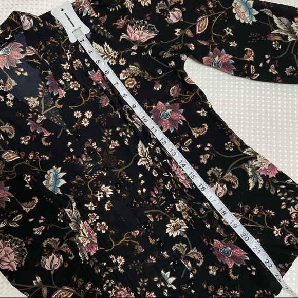 𝅺VIOLET & Claire New York Floral Print Top - Picture 7 of 10
